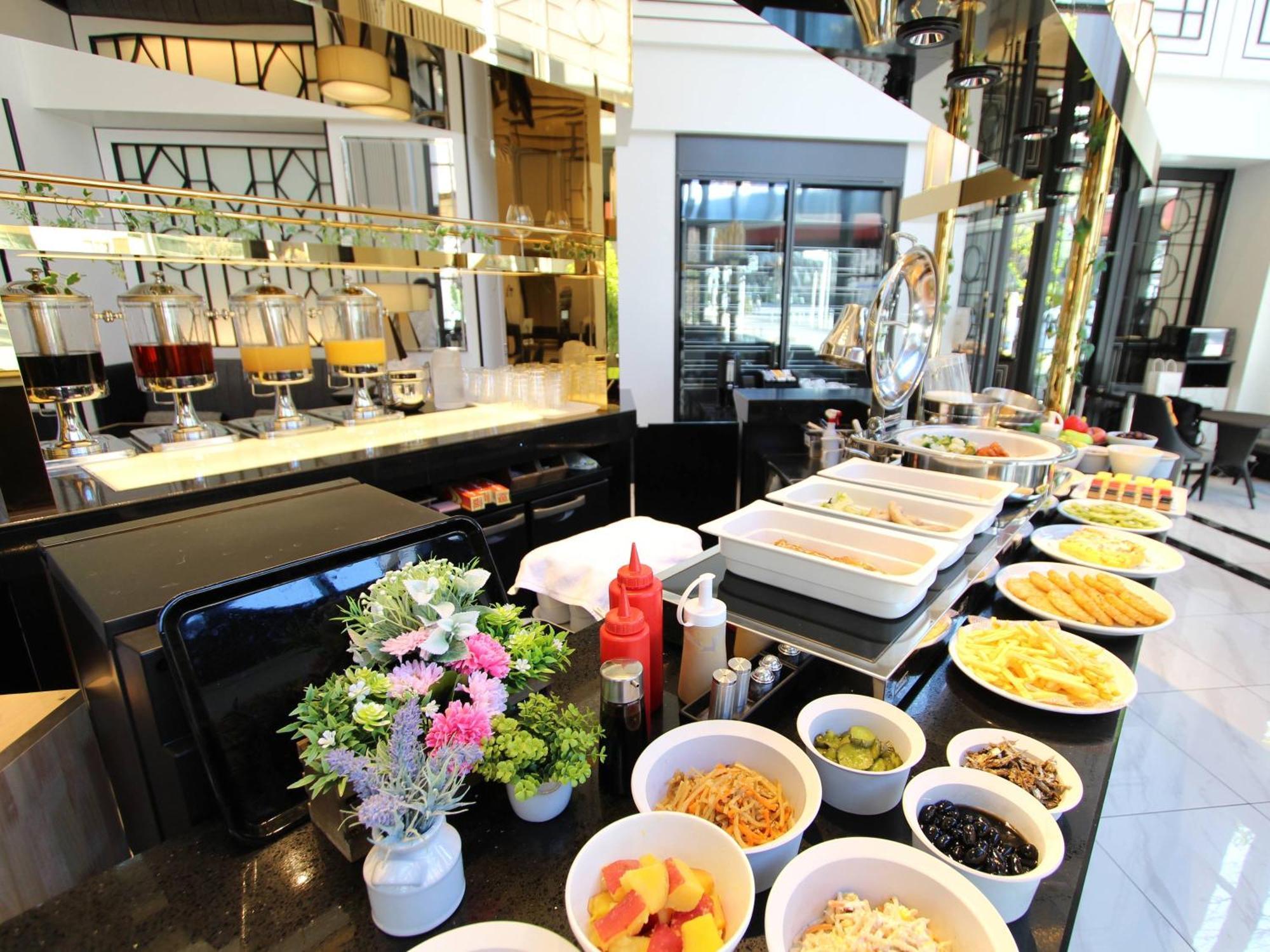 Koko Hotel Premier Nihonbashi Hamacho Tokio Buitenkant foto
